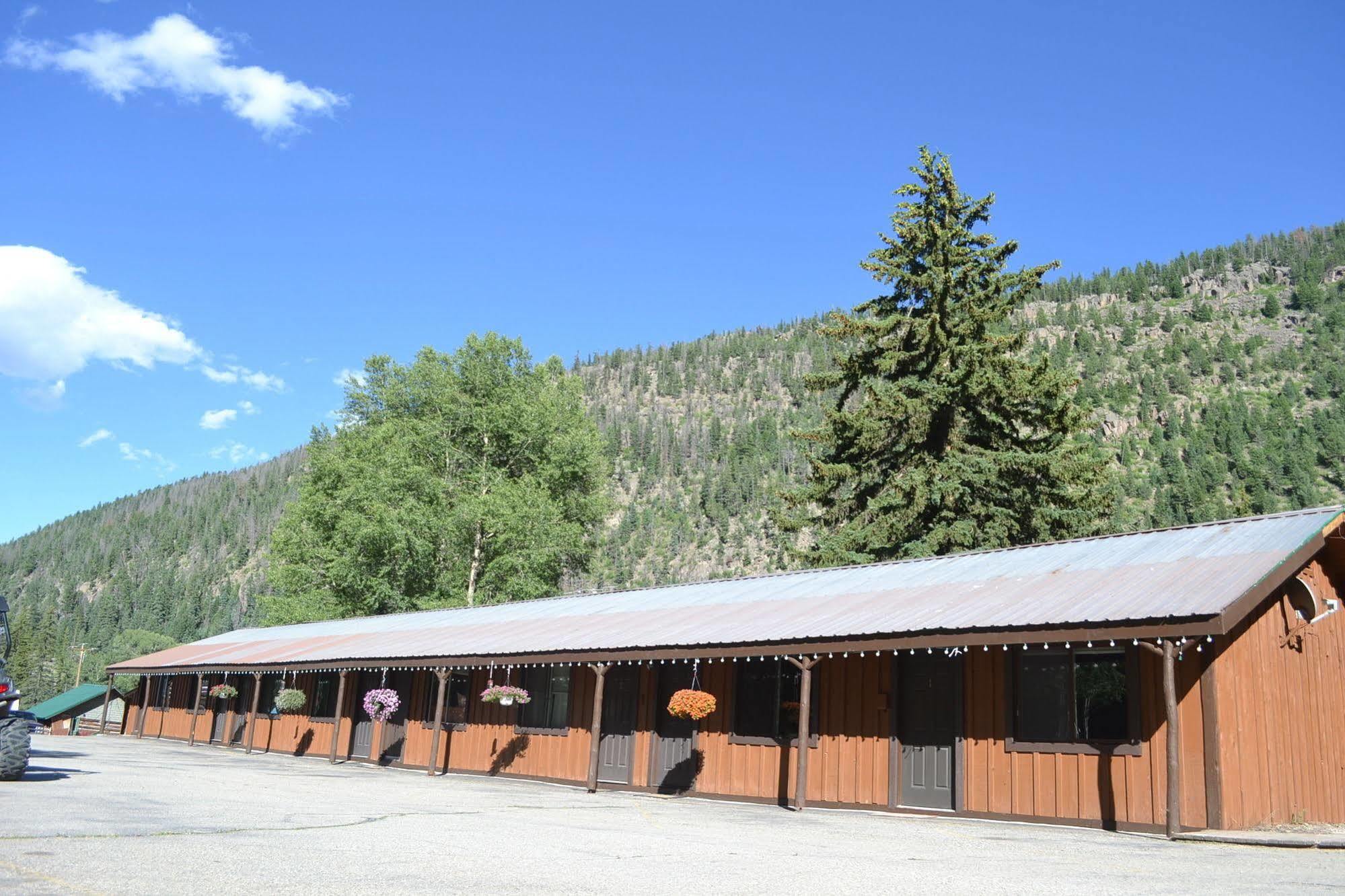 Loge Wolf Creek